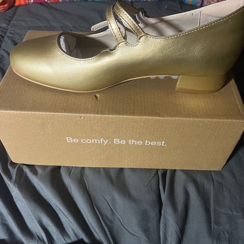 Gold ballerina